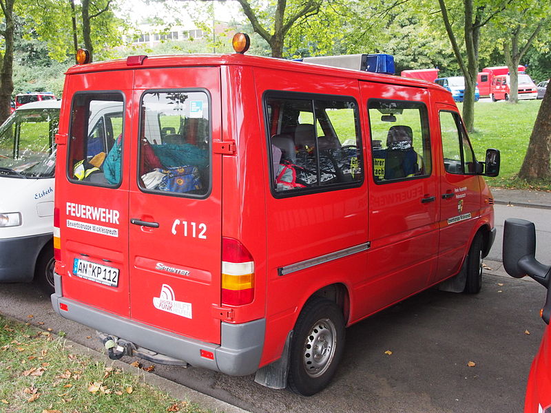 File:Mercedes Sprinter, Feuerwehr Petersaurach, Grenzlandmeisterschaften 2014, bild 1.JPG