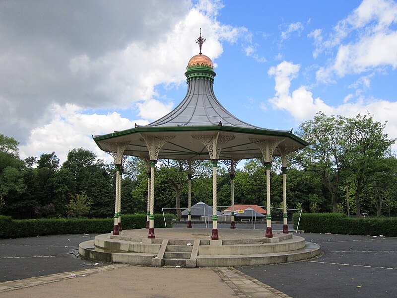 File:Mesnes Park, Wigan (53).JPG