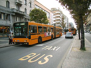 Trolebús: Historia, Esquema de un trolebús, Ventajas e inconvenientes