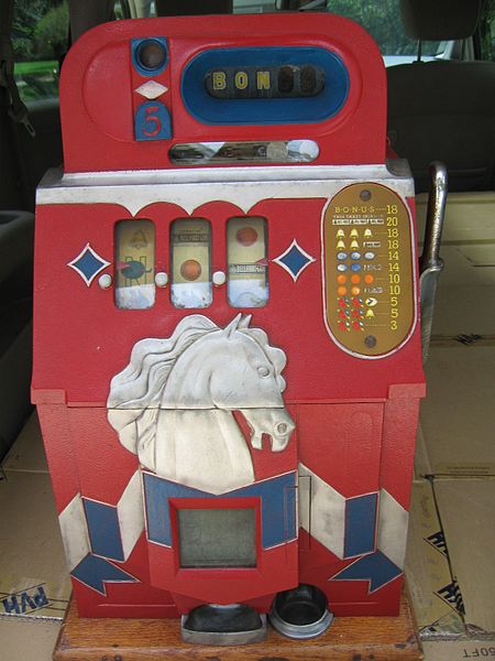 File:Mills Novelty Co. Horse Head Bonus Antique Slot Machine.jpg