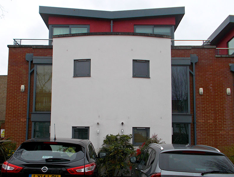 File:Modern house, Cumnor Road, SUTTON, Surrey, Greater London.jpg