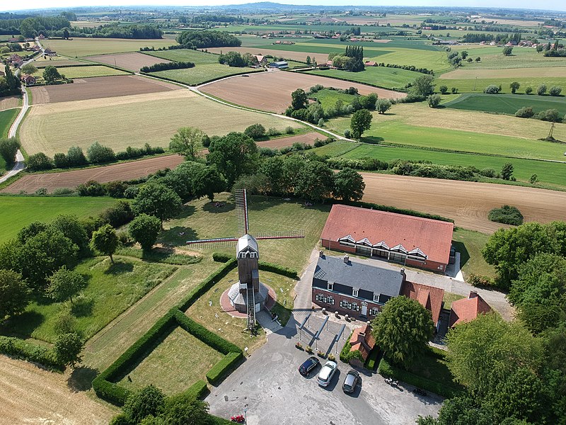 File:Moulin de l'Ingratitude vu du ciel 2.jpg