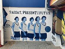 A tribute in the form of a mural to women playing basketball at CE Europa, based on a picture from 1929, in the Nou Sardenya.