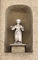 wikimedia_commons=File:Niche avec Jésus Enfant en bas de la rue Jean-Marie Vianney (mars 2022).JPG