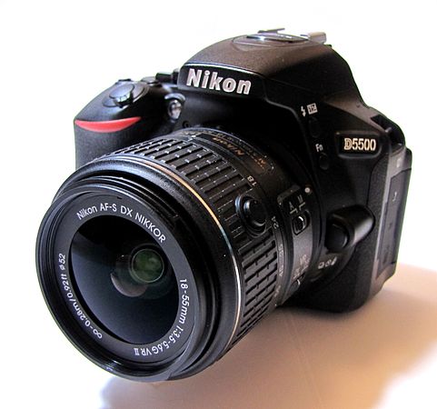 English: Nikon D5500 seen from front