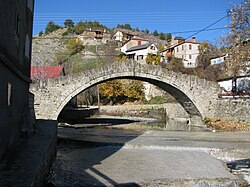 Старият мост в Доцико