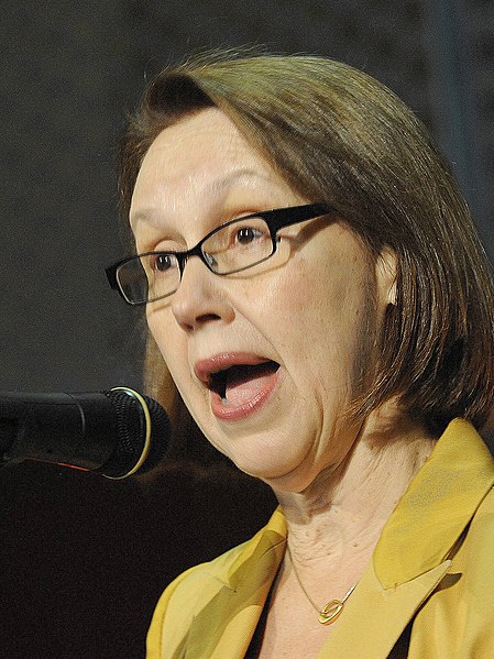 File:Oregon Attorney General Ellen Rosenblum addresses attendees at the conference (15478927731) (cropped).jpg