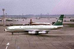 PIA Boeing 720 bij LHR 1964.jpg