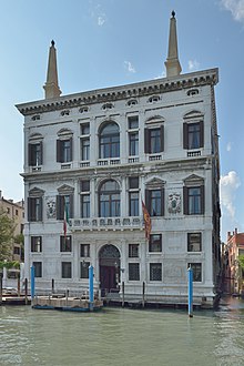 Palazzo Papadopoli sul Canal Grande a Venezia.jpg