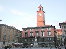 Palazzo del Monte in Piazza del Duomo, with the Fountain of River Crostolo.