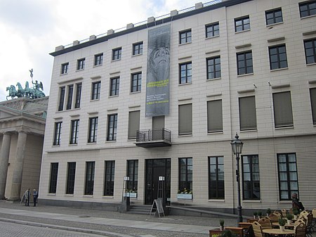 Pariser Platz in April 2013 8