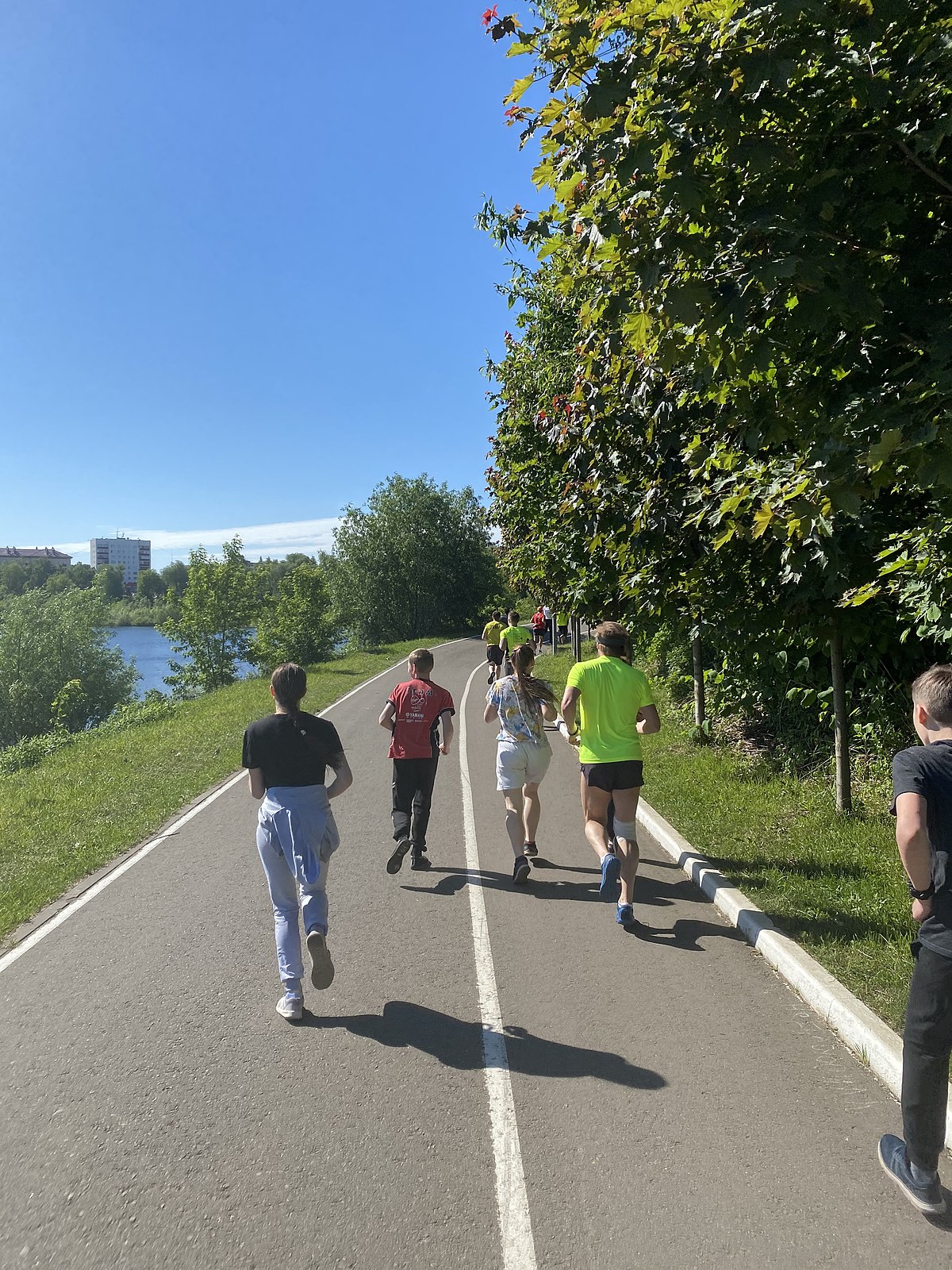 https://upload.wikimedia.org/wikipedia/commons/thumb/d/d2/Parkrun_Ramenskoe_10_%E2%80%94_05.06.2021_32.jpg/1200px-Parkrun_Ramenskoe_10_%E2%80%94_05.06.2021_32.jpg