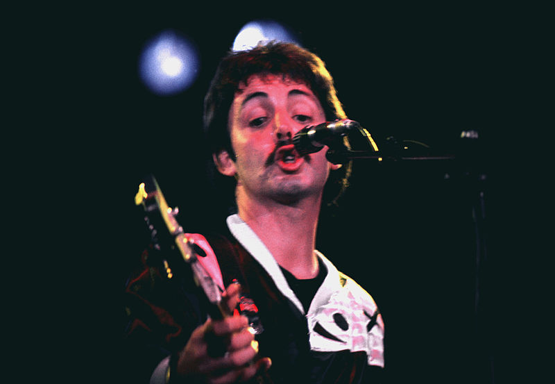 File:Paul McCartney, 1976 02.jpg