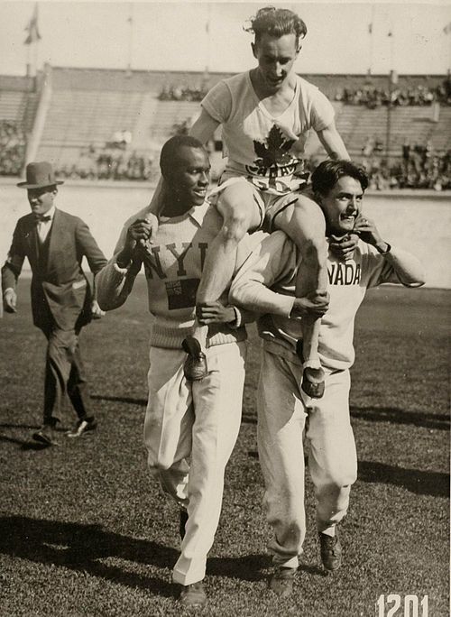 Phil Edwards (left) won in 1936