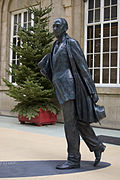 Philip Larkin statue (2010)