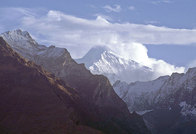 File:PkDiranPeak7243m.jpg