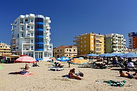 Juli: Strand von Durrës