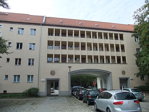 Plonzstraße 1-2A