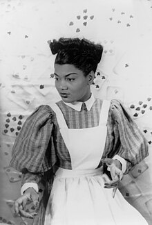 Ritratto di Pearl Bailey come farfalla a St. Louis Woman.jpg