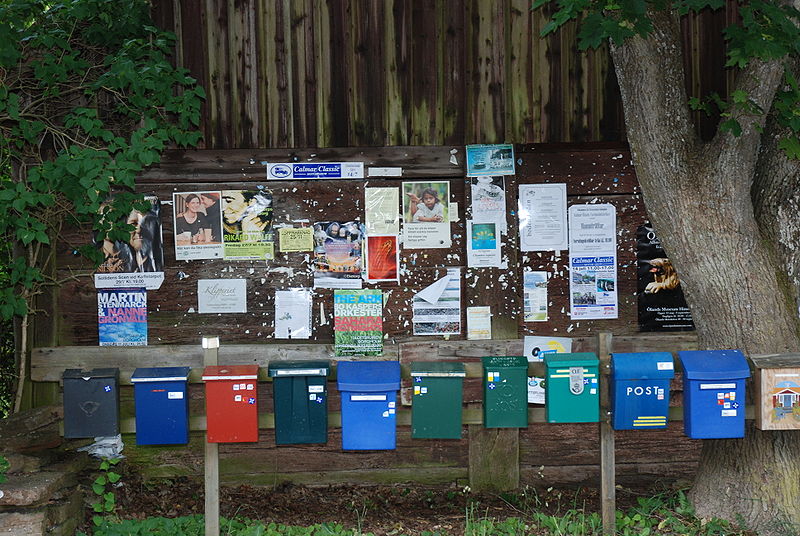 File:Post boxes Vickleby Oland.JPG