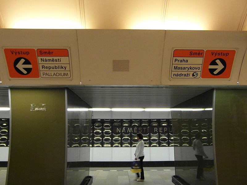 File:Praha - Metro - Náměstí Republiky (7503730612).jpg