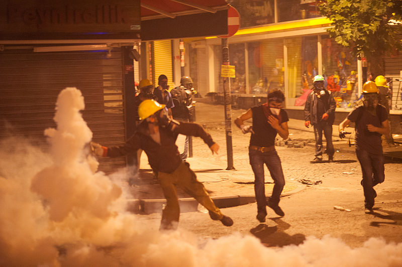 File:Protesters action during Gezi park night protests. Events of June 15, 2013-7.jpg