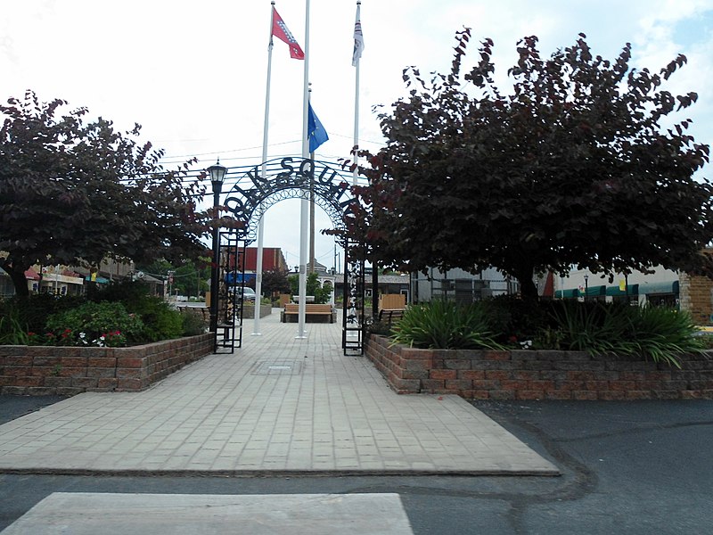 File:Public Square, downtown Huntsville.jpg