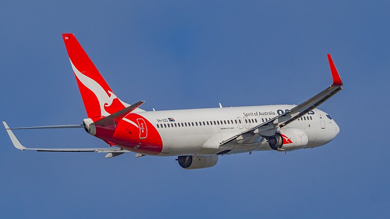 File:Qantas B737-800 VH-XZO (34018931584).jpg