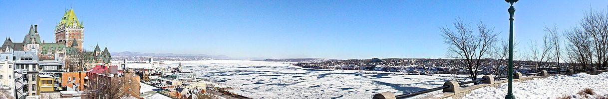 Panorama of the St Laurent in Québec in Winter