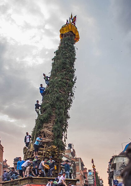 File:Rato Macchindranath Chariot.jpg