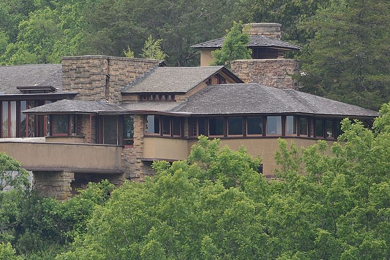 File:Residence; Taliesin; Spring Green, Wisconsin; June 5, 2012.JPG