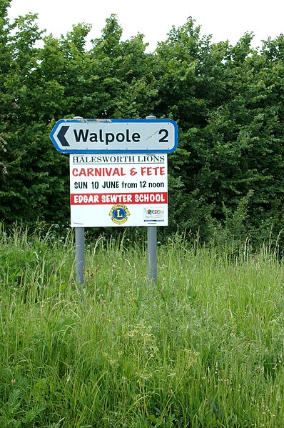 File:Roadsign on Grange Road - geograph.org.uk - 5796167.jpg