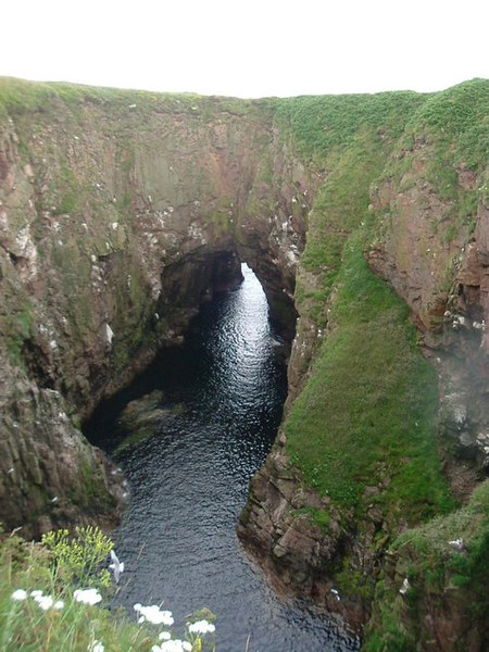 File:Rock arch, Bullers o'Buchan - geograph.org.uk - 259390.jpg