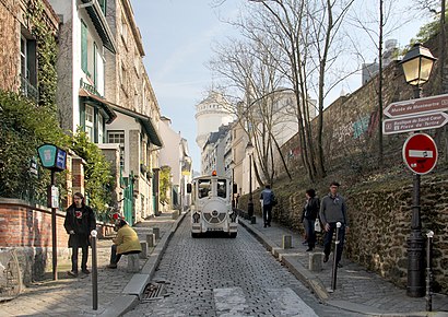 Comment aller à Rue Cortot en transport en commun - A propos de cet endroit