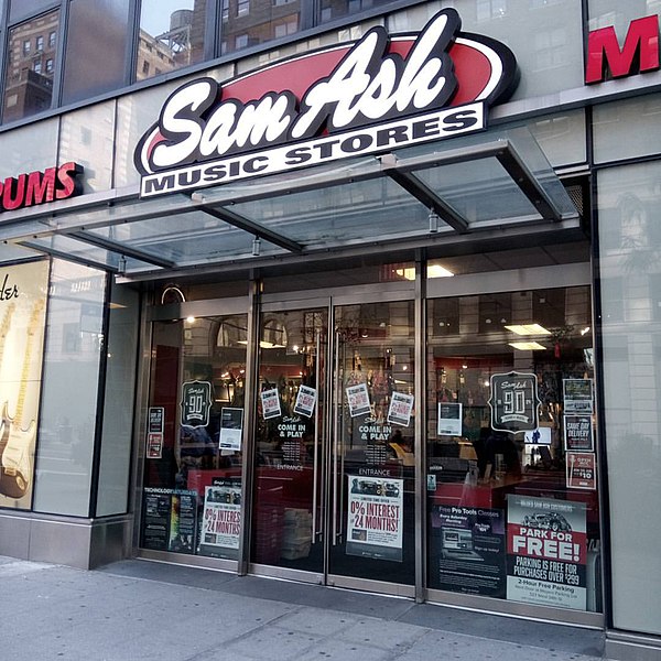 File:Sam Ash New York City, 333 W 34th St., Manhattan, New York City (2015-10-06 by Kazuhisa OTSUBO).jpg