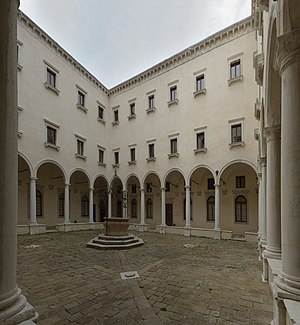 Cloister of the San Salvador church, in Venice