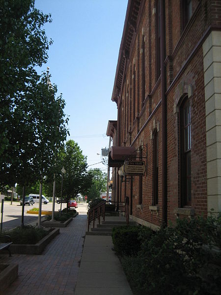 File:Sandwich City Hall3.jpg