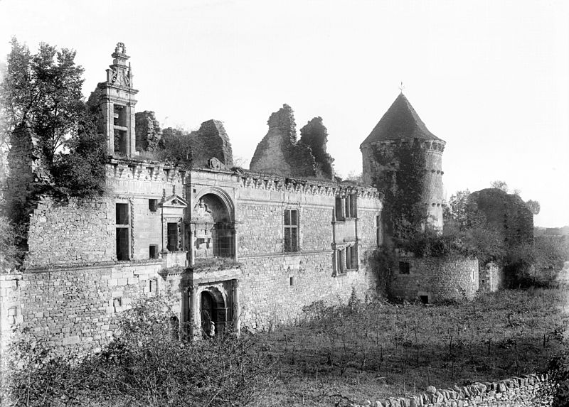 File:Schloss Assier Westfluegel 1899.jpg