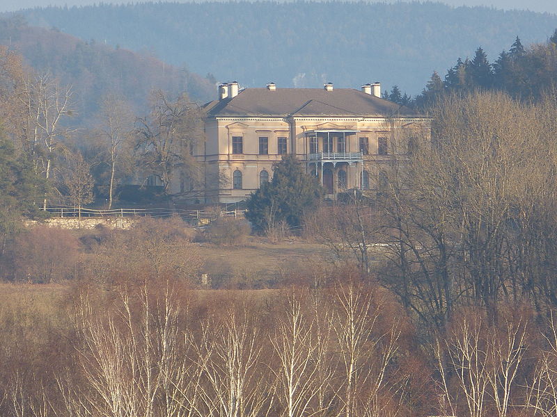 File:Schloss Rottenstein.JPG