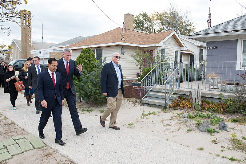 File:Secretary Castro Visits Breezy Point, New York (22361294779).jpg