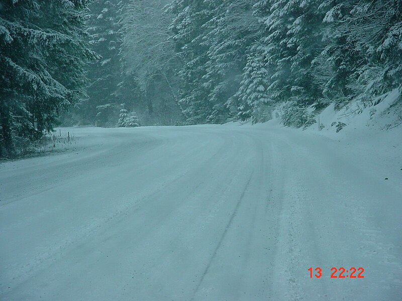 File:Snow covers U.S. 26 - Dec. 13 (3118072357).jpg