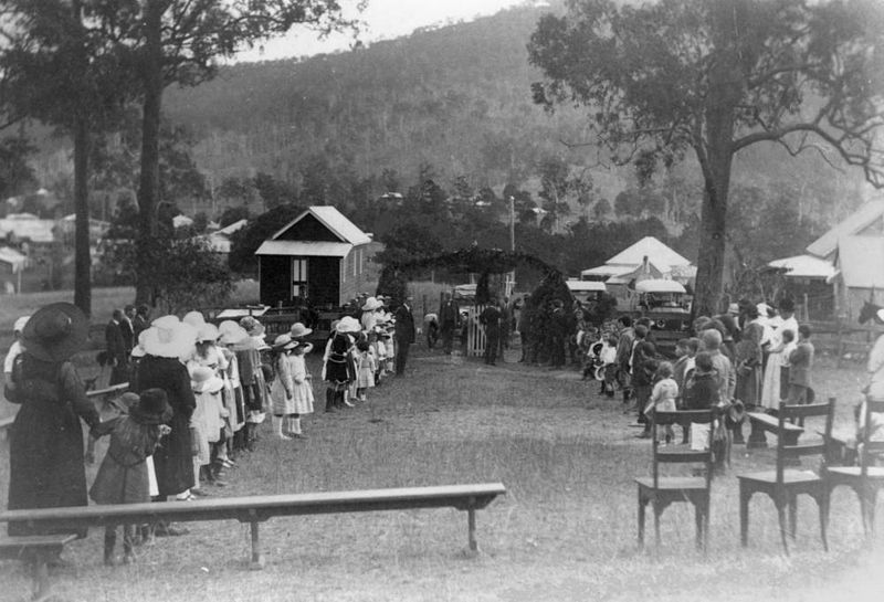 File:StateLibQld 1 103755 Official reception at Nerang State School, Queensland, 1922.jpg