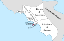 Confini approssimativi degli Stati presenti in Campania intorno all'anno 1000, tra cui il Ducato di Sorrento, evidenziato in rosso