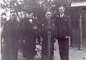 Stockholm 1939. From the left: Fukukita Yasunosuke, Ida Trotzig, Ginjirō Fujiwara and Gerhard Lindblom. Parts of Zui-Ki-Tei can be seen in the background, to the right.