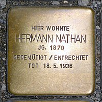 Stolperstein for Hermann Nathan (1870) in Memmingen.jpg