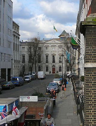 <span class="mw-page-title-main">Stratford Place</span> Small road, cul-de-sac in London, UK