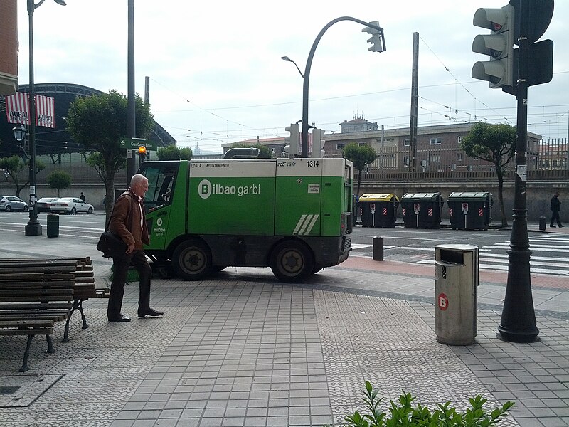 File:Street cleaning truck on pedestrian street (18189900784).jpg