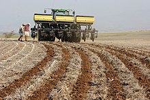 A strip-till demonstration Strip-till 2011 09 07 1709.jpg