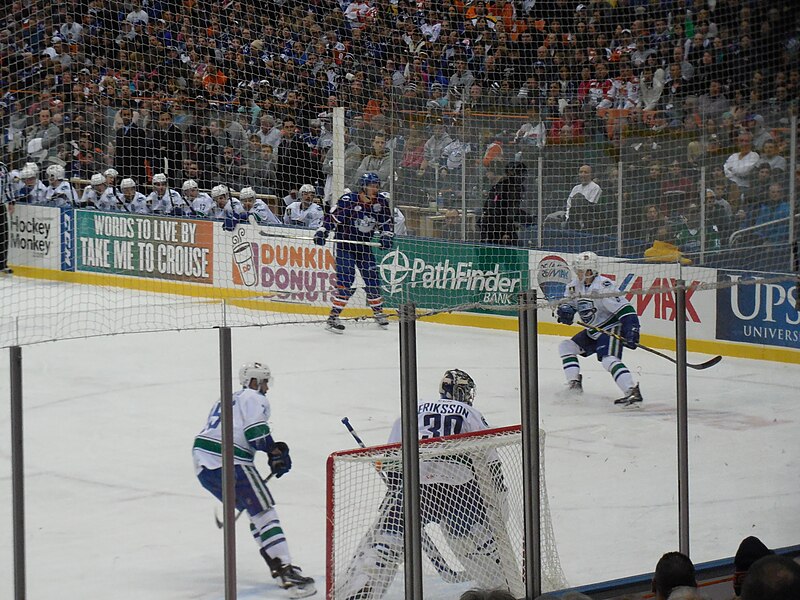 File:Syracuse Crunch vs. Utica Comets - November 22, 2014 (15678635669).jpg