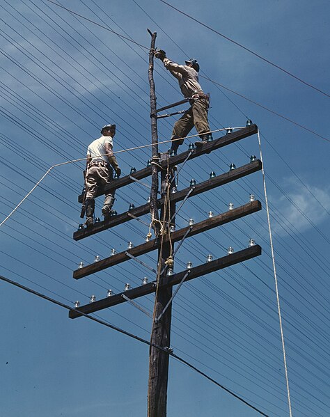 File:TVA Linemen.jpg